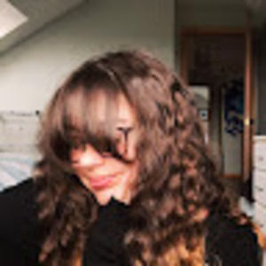 Meet your Posher, Abigail